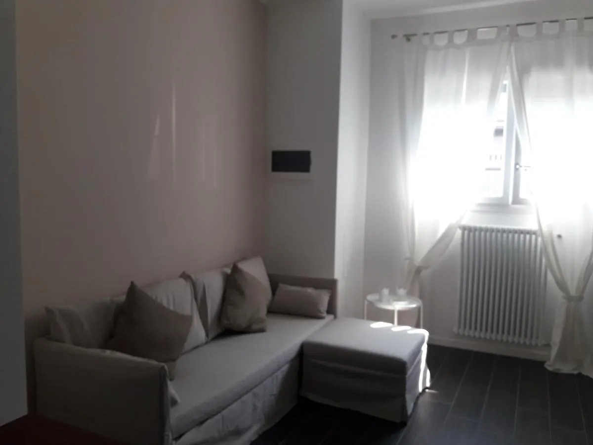 Quiet And Comfortable Apartment In Milano Porta Romana location