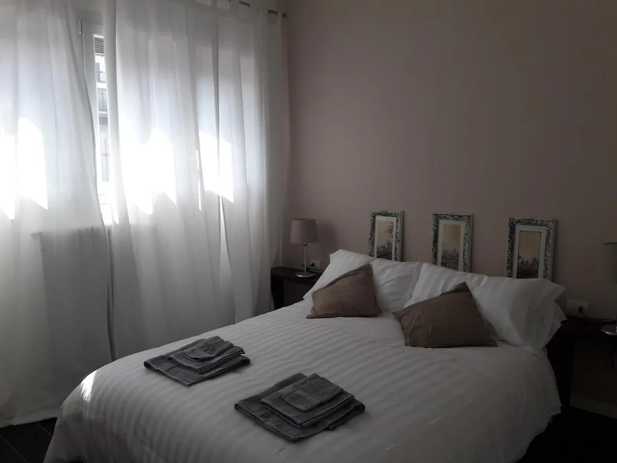 Quiet And Comfortable Apartment In Milano Porta Romana