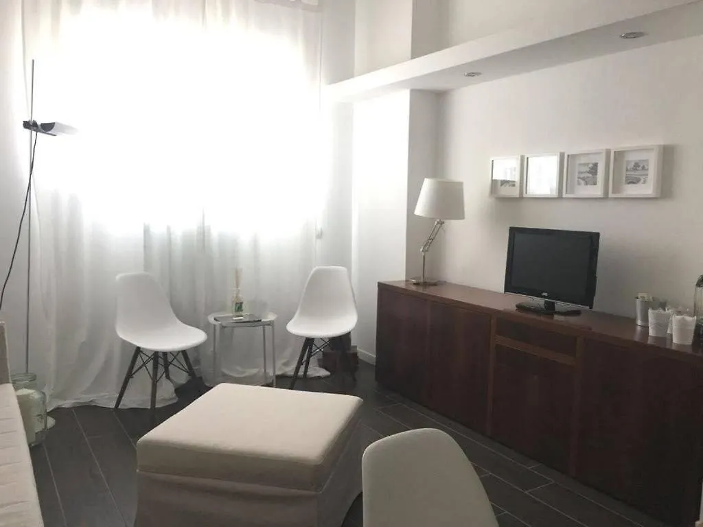 Quiet And Comfortable Apartment In Milano Porta Romana Italien